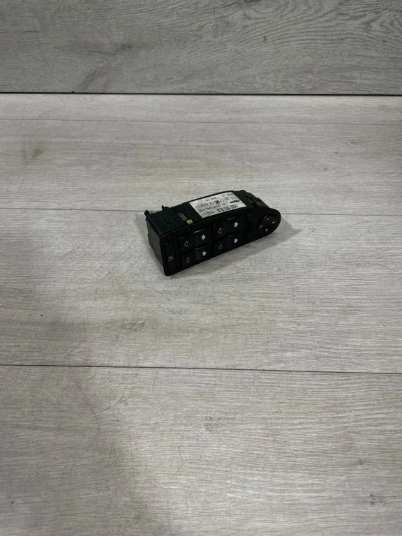 Elektriaknate lüliti 8380643