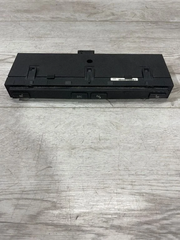 Sēdekļu apsildes slēdzis – BMW 5. sērija E60 E61 (2004-2010)