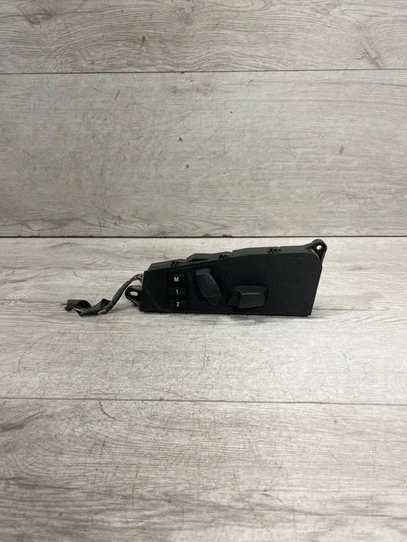 Seat control switch 6950768