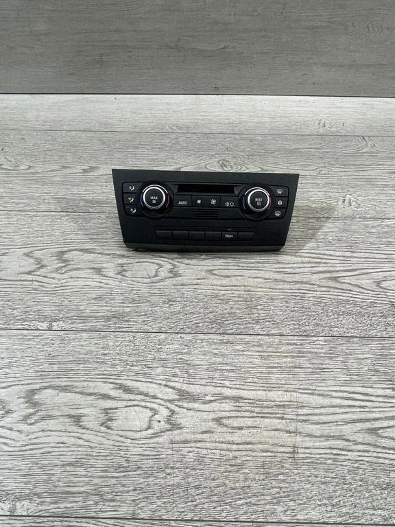 Gaisa kondicioniera/klimata/sildītāja vadības bloks (salonā) – BMW 3. sērija E90 E91 (2005-2012)