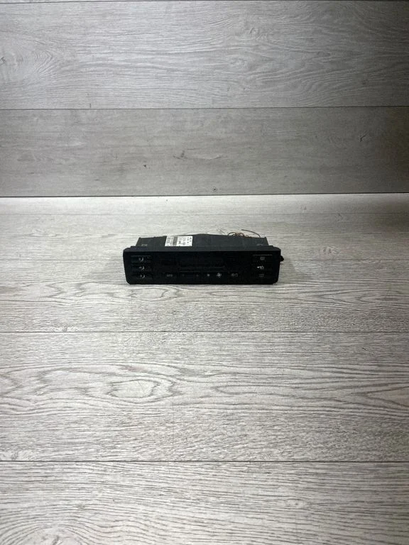 Gaisa kondicioniera/klimata/sildītāja vadības bloks (salonā) – BMW 3. sērija E46 (1998-2005)
