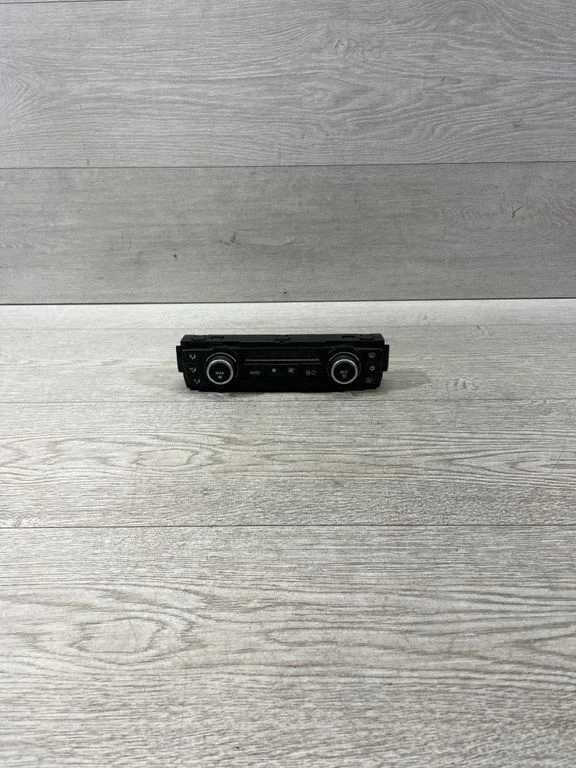Gaisa kondicioniera/klimata/sildītāja vadības bloks (salonā) – BMW 3. sērija E90 E91 (2005-2012)