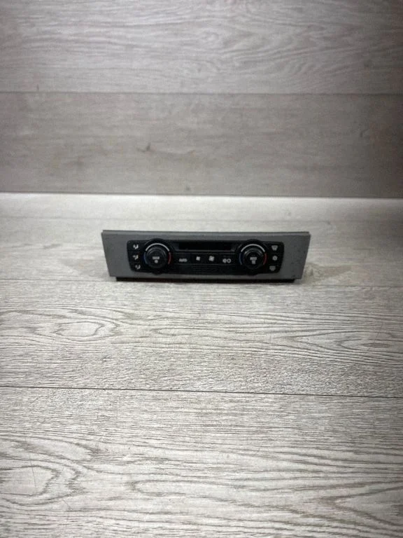Climate control unit – BMW 3 Series E90 E91 (2005-2012)