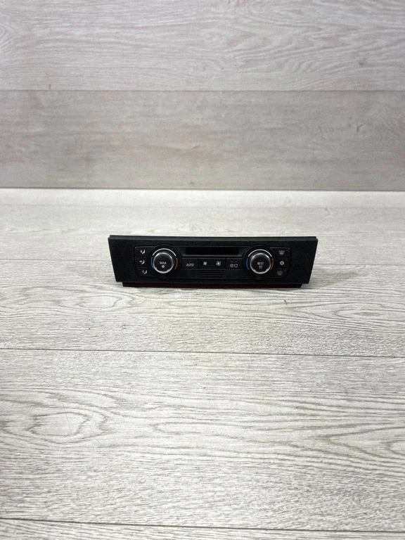 Panel sterowania klimatyzacją / nawiewem – BMW Seria 3 E90 E91 (2005-2012)