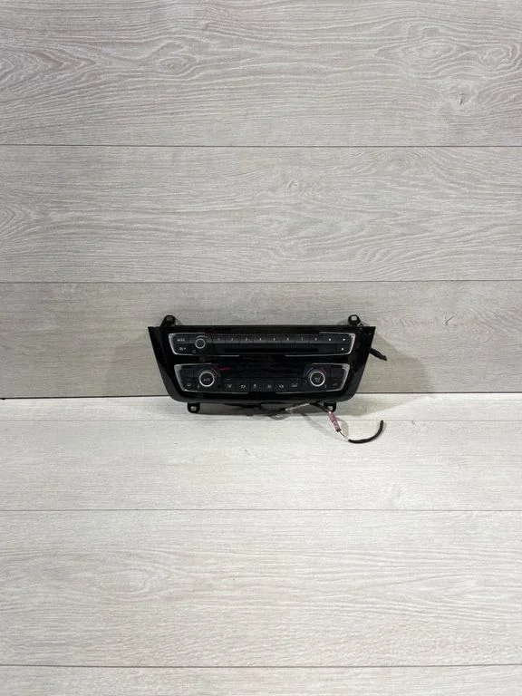 Climate control unit 6832880
