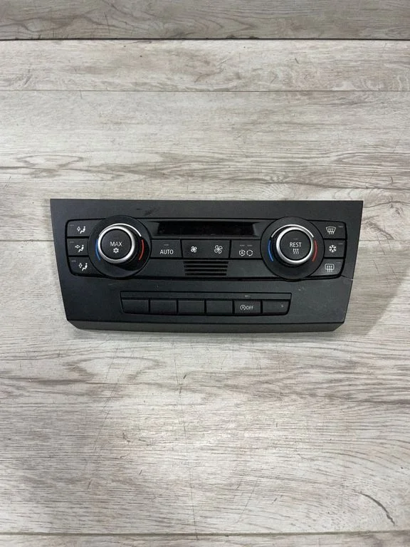 Gaisa kondicioniera/klimata/sildītāja vadības bloks (salonā) – BMW 3. sērija E90 E91 (2005-2012)