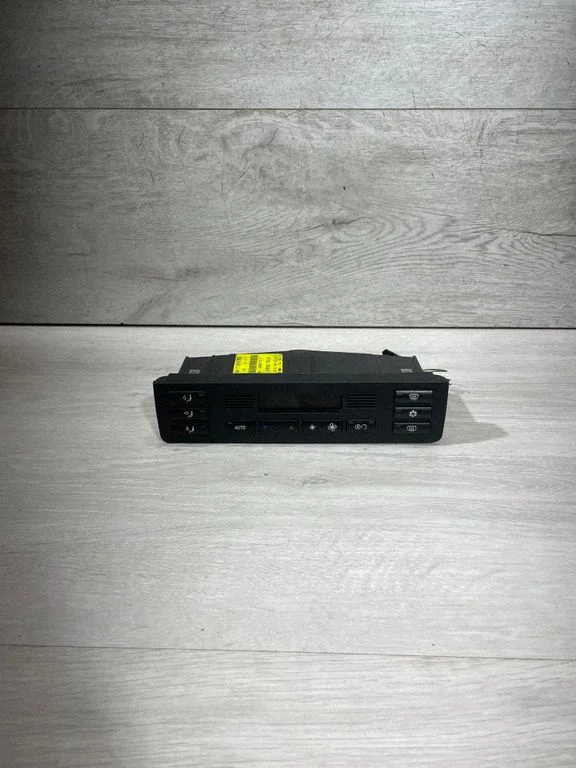 Climate control unit 6919784