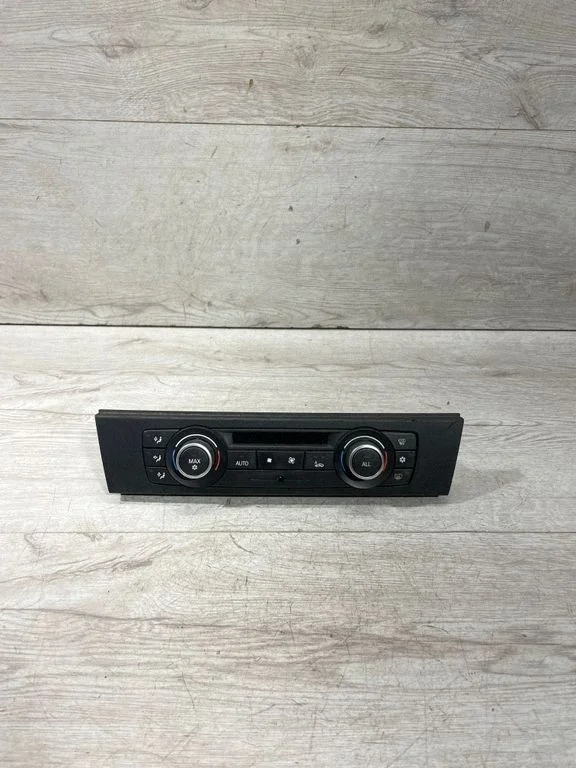Gaisa kondicioniera/klimata/sildītāja vadības bloks (salonā) – BMW 3. sērija E90 E91 (2005-2012)