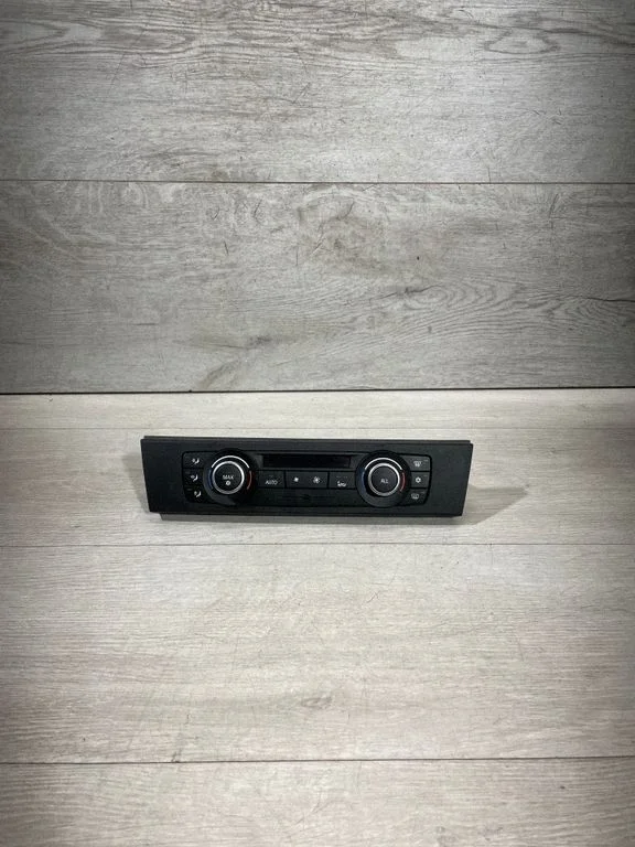 Gaisa kondicioniera/klimata/sildītāja vadības bloks (salonā) – BMW 3. sērija E90 E91 (2005-2012)