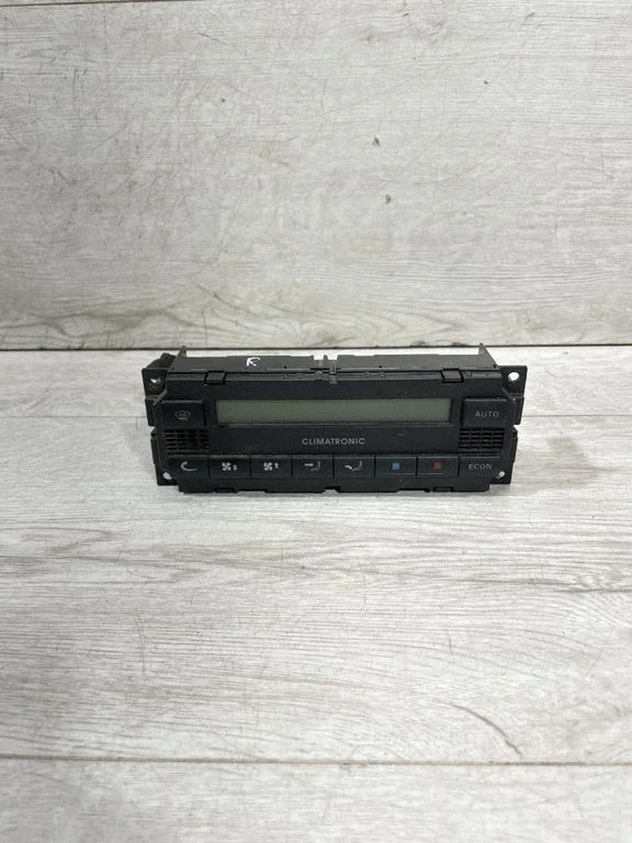 Climate control unit 5HB00813920 – Skoda Octavia Mk2 (1Z) (2004-2013)