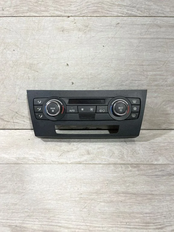 Panel sterowania klimatyzacją / nawiewem – BMW Seria 3 E90 E91 (2005-2012)