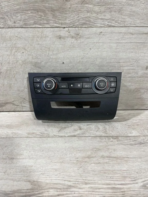 Gaisa kondicioniera/klimata/sildītāja vadības bloks (salonā) – BMW 3. sērija E90 E91 (2005-2012)