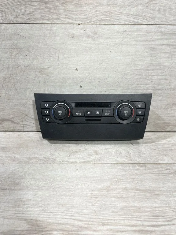 Climate control unit – BMW 3 Series E90 E91 (2005-2012)