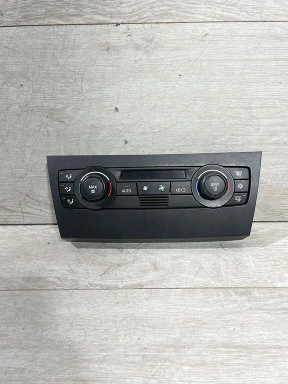 Panel sterowania klimatyzacją / nawiewem – BMW Seria 3 E90 E91 (2005-2012)