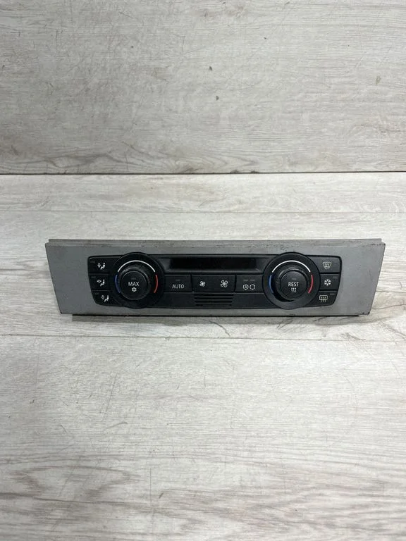 Climate control unit – BMW 3 Series E90 E91 (2005-2012)