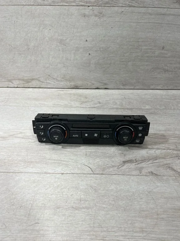 Panel sterowania klimatyzacją / nawiewem – BMW Seria 3 E90 E91 (2005-2012)
