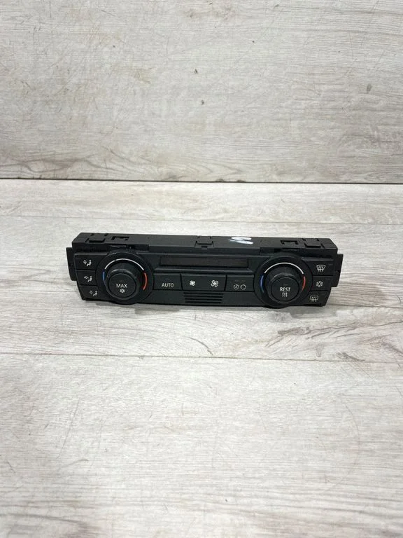 Panel sterowania klimatyzacją / nawiewem – BMW Seria 3 E90 E91 (2005-2012)