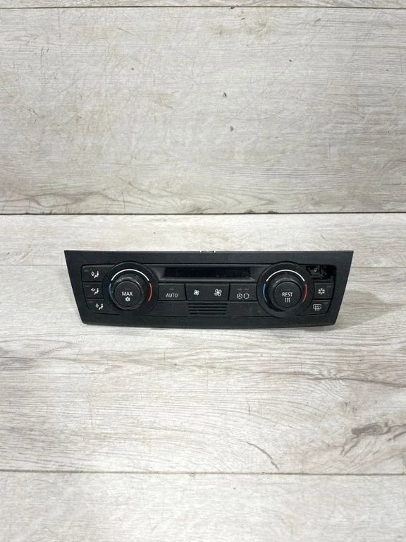 Panel sterowania klimatyzacją / nawiewem – BMW Seria 3 E90 E91 (2005-2012)