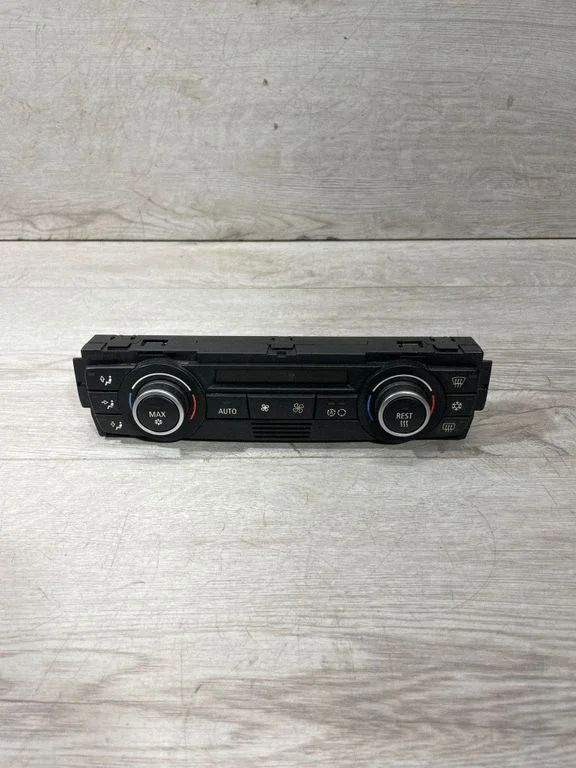 Gaisa kondicioniera/klimata/sildītāja vadības bloks (salonā) – BMW 3. sērija E90 E91 (2005-2012)