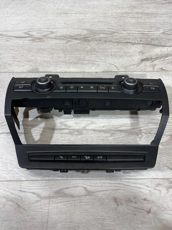 Gaisa kondicioniera/klimata/sildītāja vadības bloks (salonā) – BMW X5 E70 (2006-2013)