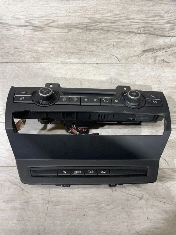 Gaisa kondicioniera/klimata/sildītāja vadības bloks (salonā) – BMW X5 E70 (2006-2013)