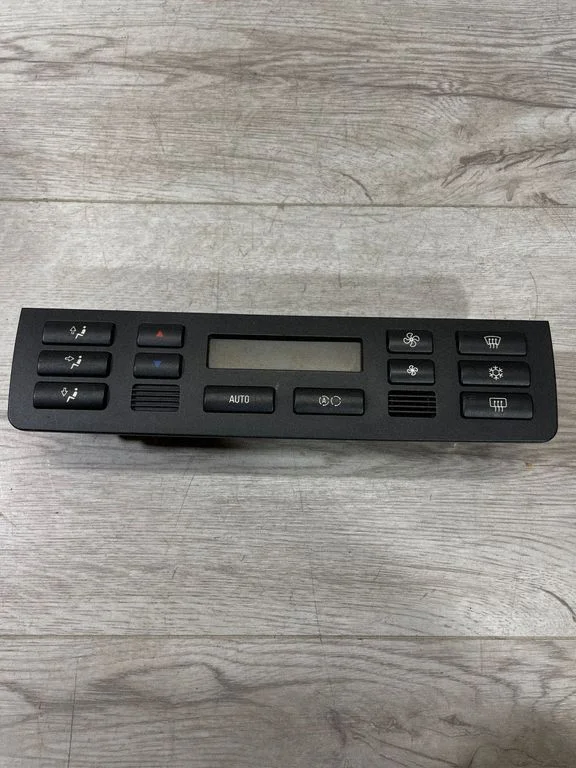 Kliimaseadme/kütte juhtplokk (salongis) – BMW 3-seeria E46 (1998-2005)