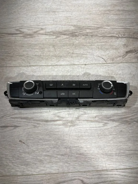 Gaisa kondicioniera/klimata/sildītāja vadības bloks (salonā) – BMW 2. sērija F22 F23 (2013-2017)