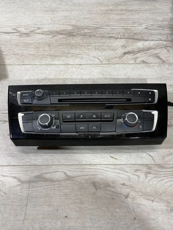 Gaisa kondicioniera/klimata/sildītāja vadības bloks (salonā) – BMW 2. sērija F22 F23 (2013-2017)