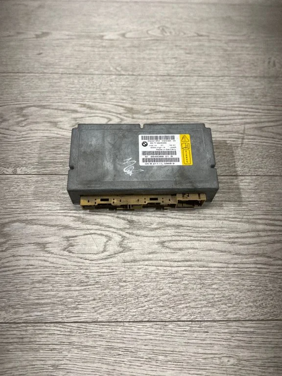 Drošības spilvenu vadības bloks – BMW 5. sērija E60 E61 (2004-2010)