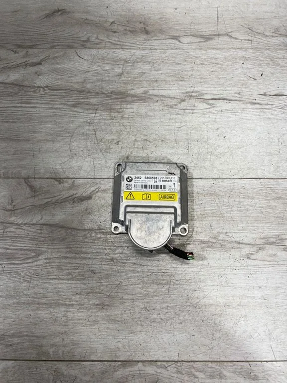 Drošības spilvenu vadības bloks 6868598