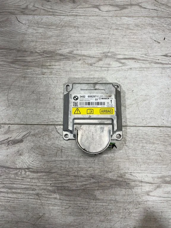 Drošības spilvenu vadības bloks – BMW 3. sērija F30 F35 F31 (2012-2018)