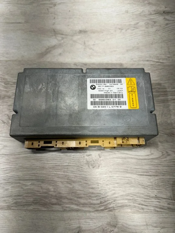 Drošības spilvenu vadības bloks 6960383