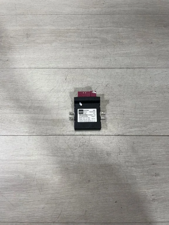 Degvielas sūkņa vadības bloks 7407514