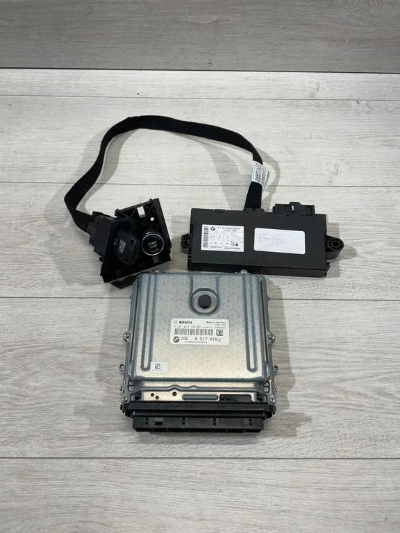 Dzinēja vadības bloks 8517016