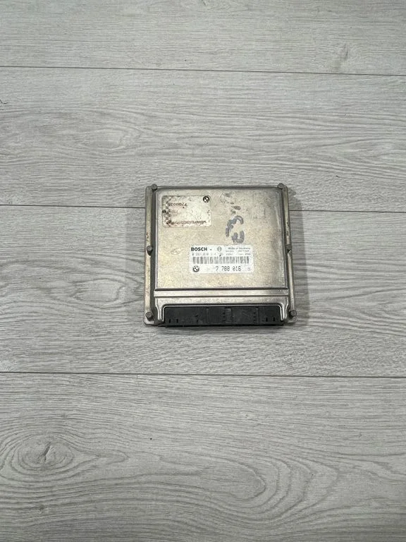 Dzinēja vadības bloks 7788016