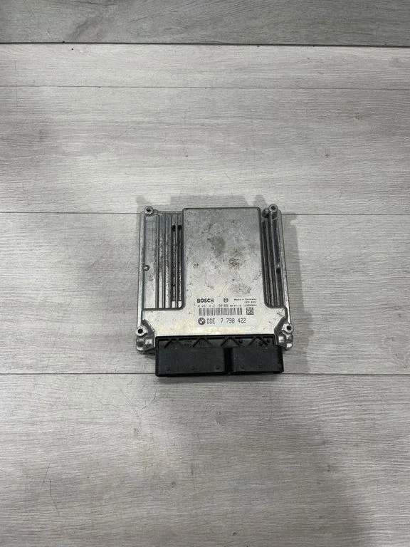 Dzinēja vadības bloks 7798422