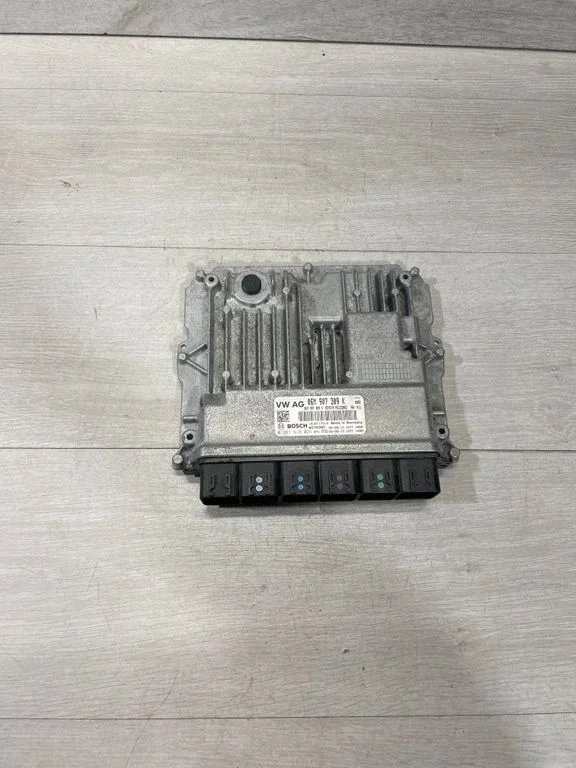 Variklio valdymo blokas
