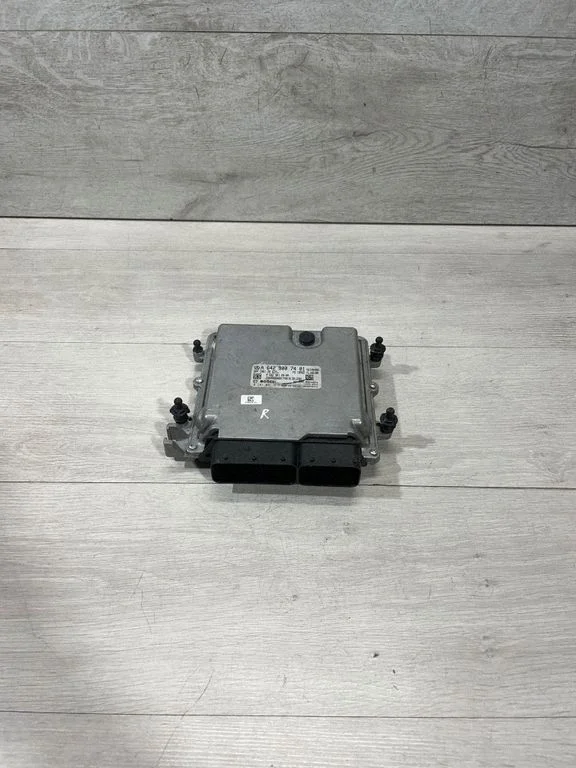 Dzinēja vadības bloks A6429007401