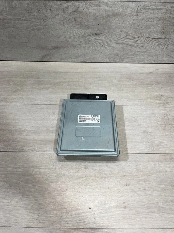 Variklio valdymo blokas