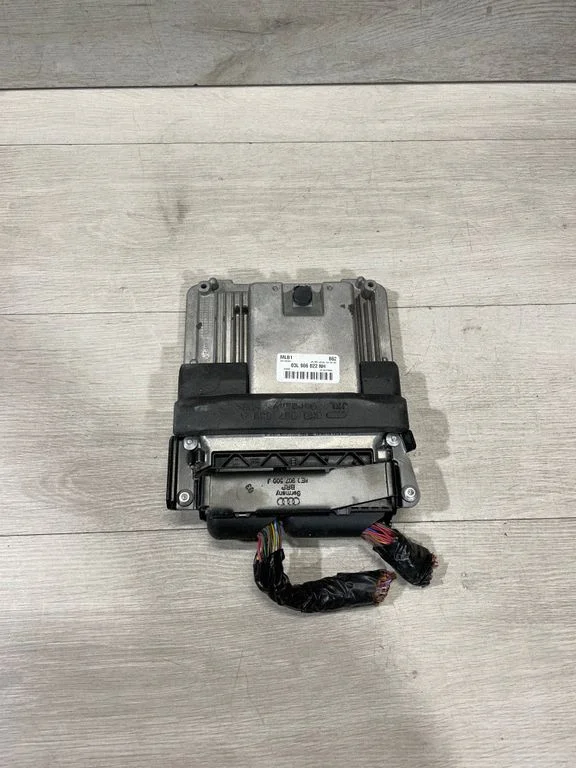 Dzinēja vadības bloks – Audi Q5 SQ5 8R (2008-2017)