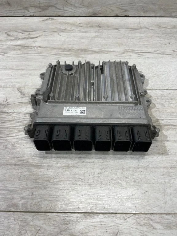 Dzinēja vadības bloks 9894913