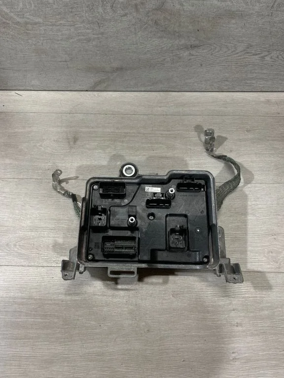 Central body control module 158399101c – Tesla Model 3 (2017-)