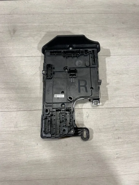 Central body control module 156745400B – Tesla Model 3 (2017-)