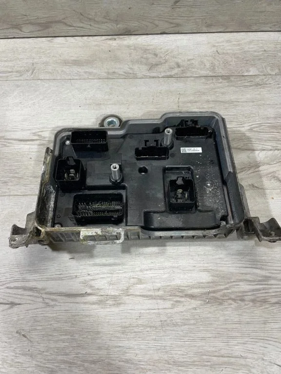 Central body control module 158399100C – Tesla Model 3 (2017-)