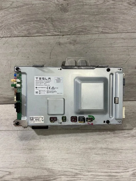 Other control units/modules 156678605C – Tesla Model 3 (2017-)