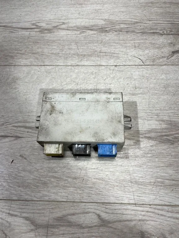 Parkošanās (PDC) sensoru vadības bloks – BMW X5 E53 (1999-2006)