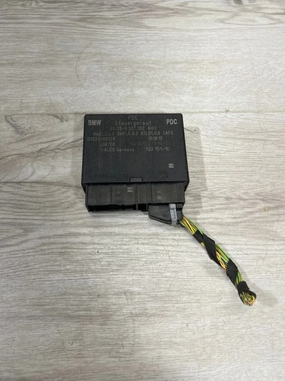 Parkošanās (PDC) sensoru vadības bloks 9379352