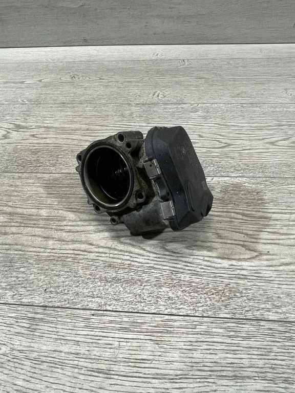 Throttle valve 7555944 – BMW 7 Series F01 F02 F03 F04 (2008-2016)