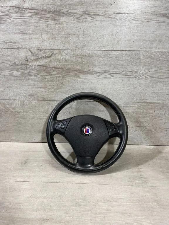 Steering wheel 3375e901