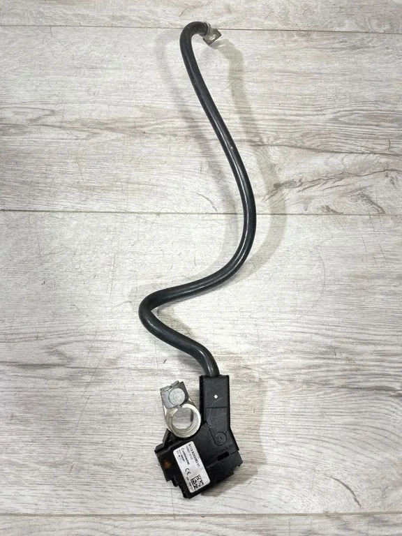 Przewód masowy (akumulatora) – BMW Seria 5 F10 F11 (2009-2016)
